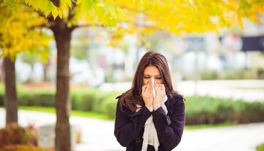 girl sneezing, fall allergies